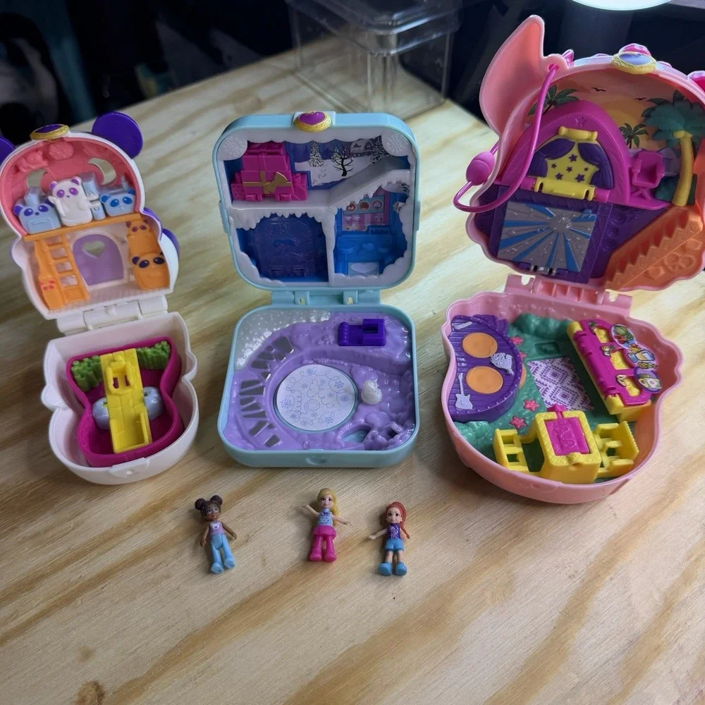 Polly‎ Pocket Compact Lot Panda Winter Snow Sheep w/ 3 Dolls Mattel 2000s